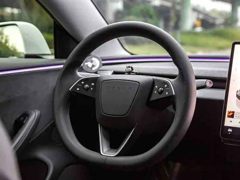 Tesla Model 3 — фото 7