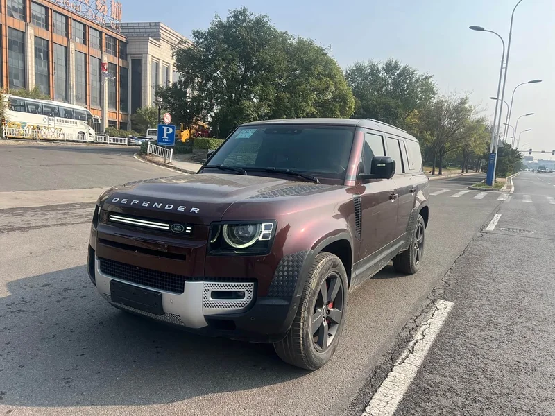 Land Rover Defender — фото 1