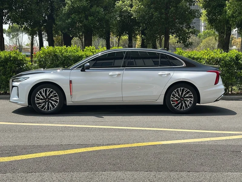 Hongqi H5 — фото 3