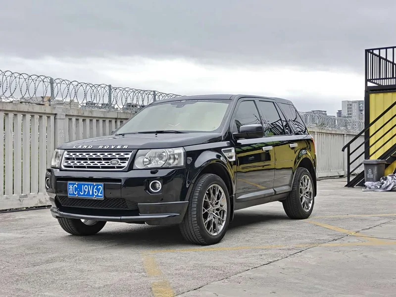 Land Rover Freelander 2 — фото 1