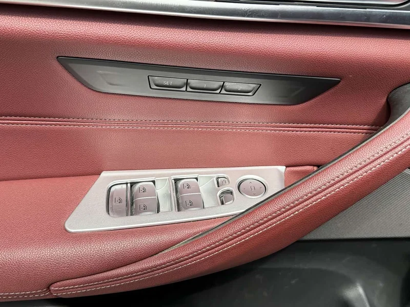 BMW 5-Series — фото 10