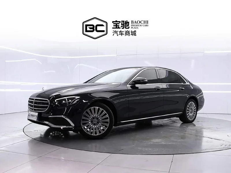 Mercedes-Benz E-Class — фото 1