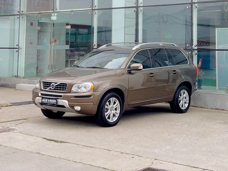 Volvo XC90 — фото 1