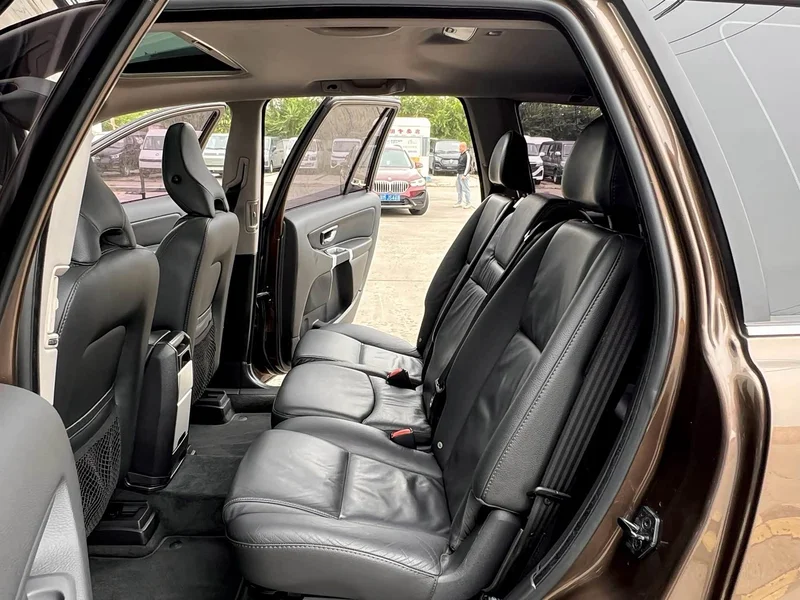 Volvo XC90 — фото 20