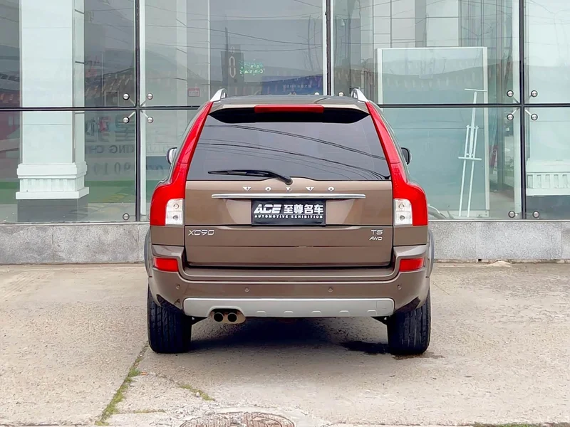 Volvo XC90 — фото 5