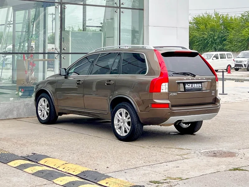 Volvo XC90 — фото 6