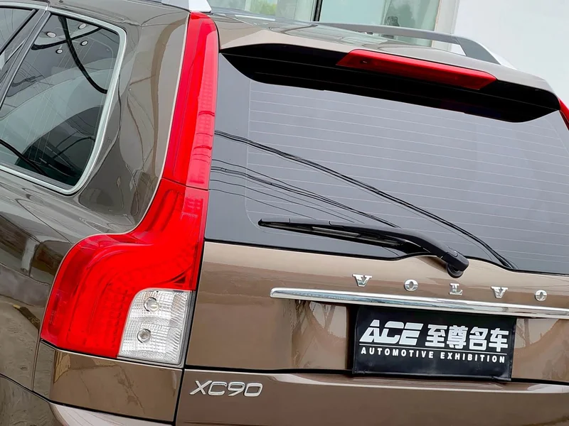 Volvo XC90 — фото 9