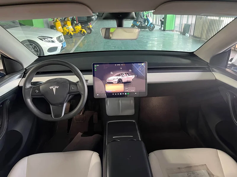 Tesla Model Y — фото 6