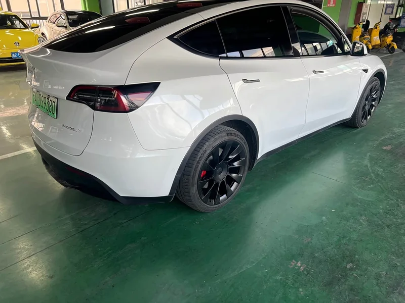 Tesla Model Y — фото 7