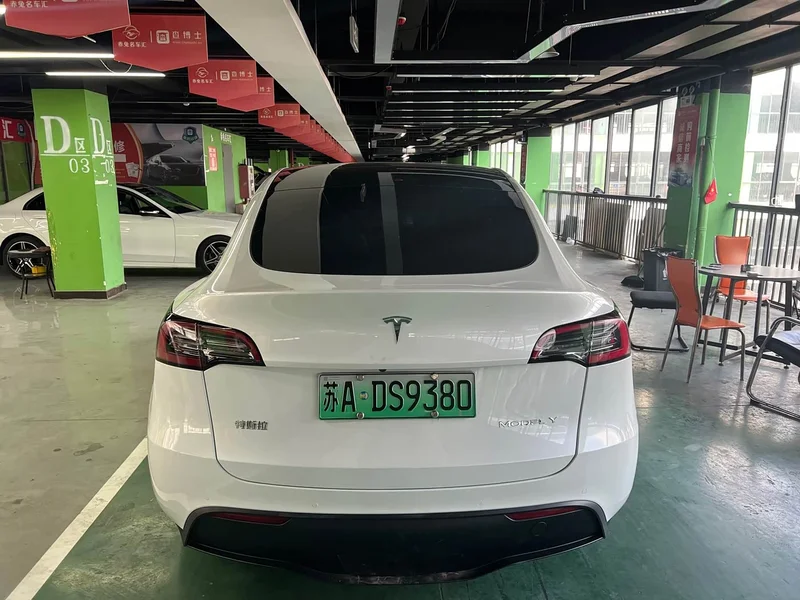 Tesla Model Y — фото 8