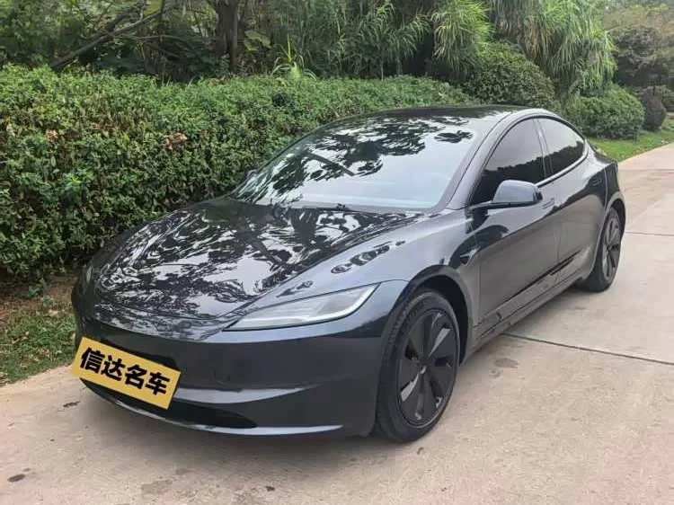 Tesla Model 3 — фото 1