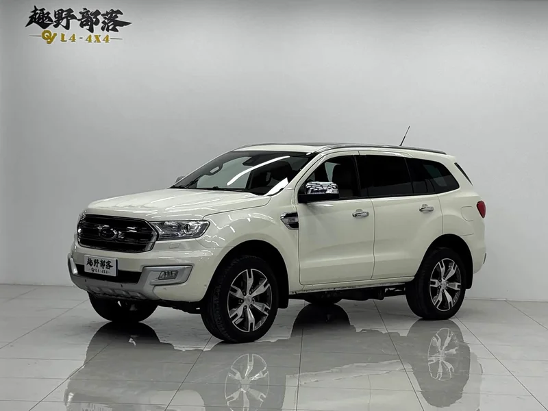 Ford Everest — фото 1