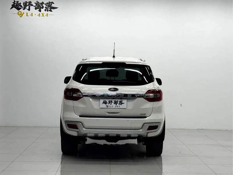 Ford Everest — фото 11