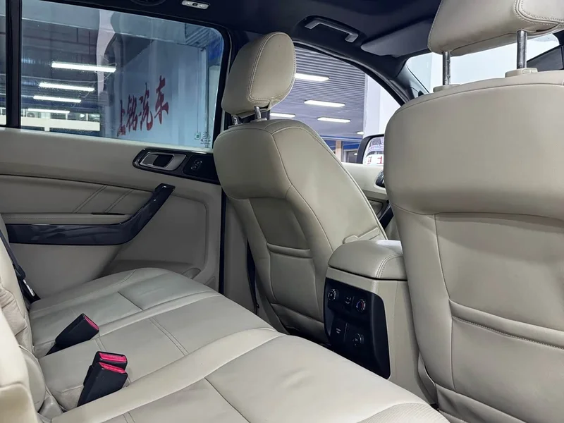 Ford Everest — фото 10