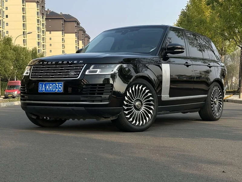 Land Rover Range Rover — фото 1