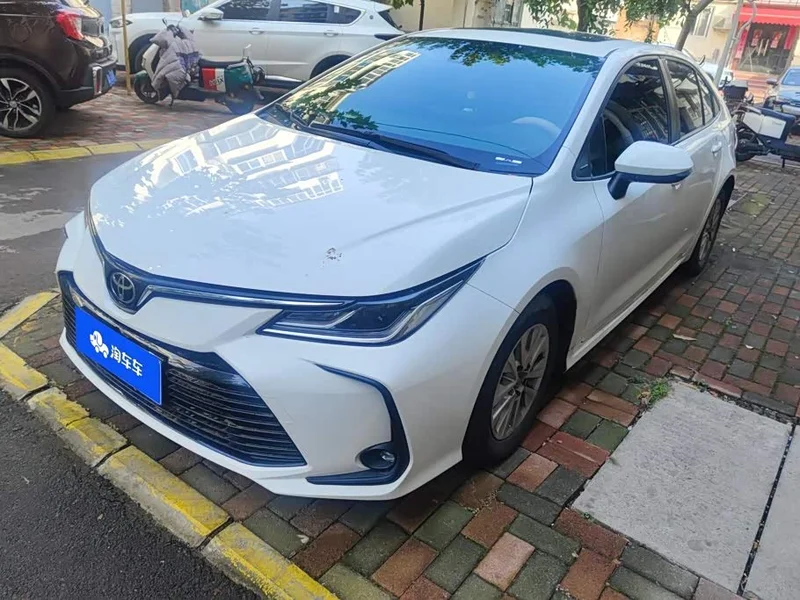 Toyota Corolla — фото 1