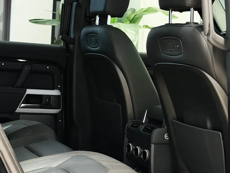 Land Rover Defender — фото 11