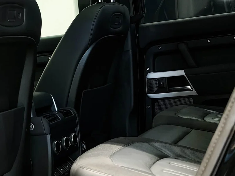 Land Rover Defender — фото 12