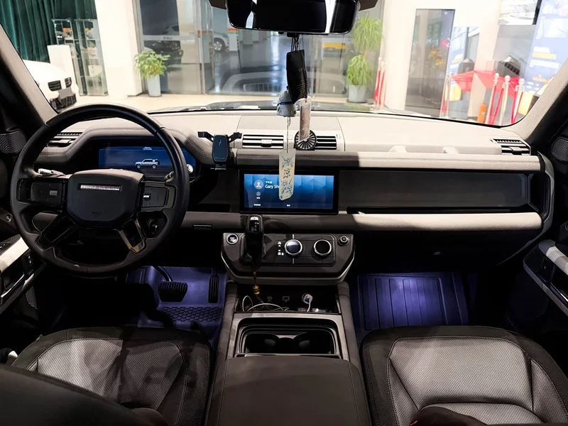 Land Rover Defender — фото 14