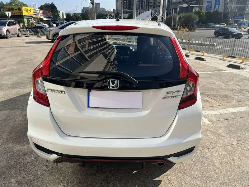 Honda Fit — фото 5