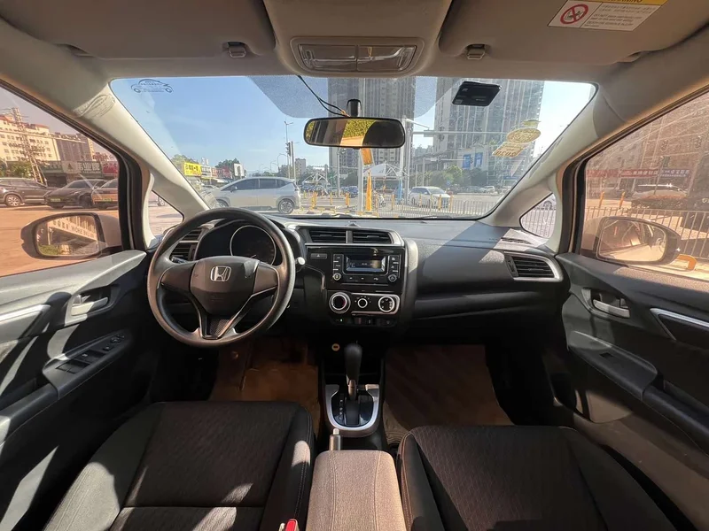 Honda Fit — фото 7