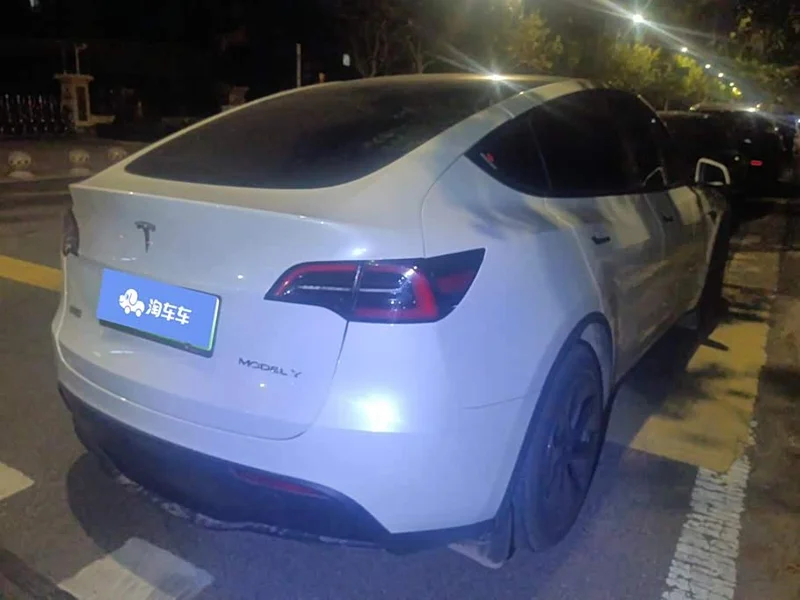 Tesla Model Y — фото 3