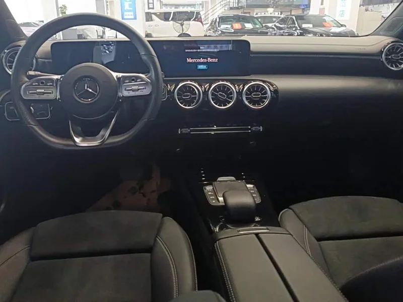 Mercedes-Benz A-Class — фото 12