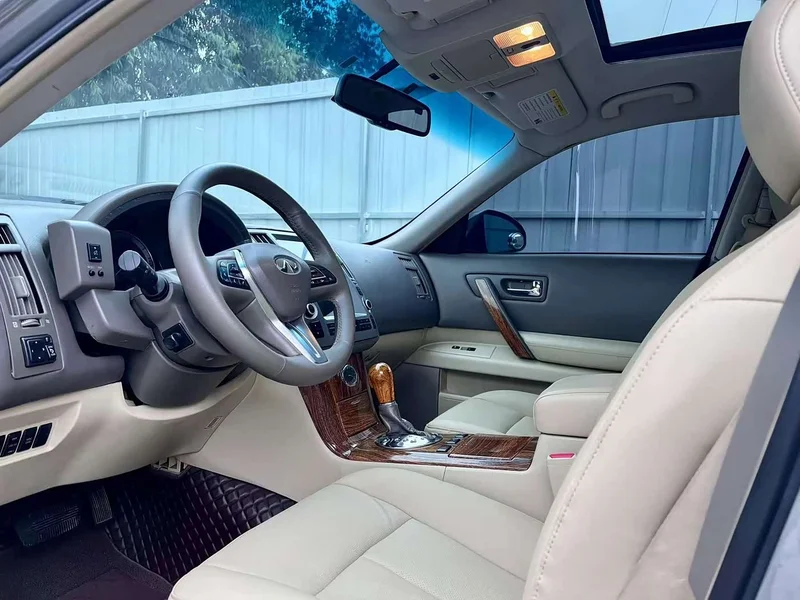 Infiniti FX — фото 9