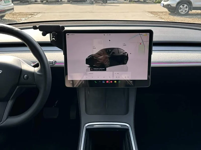 Tesla Model Y — фото 20