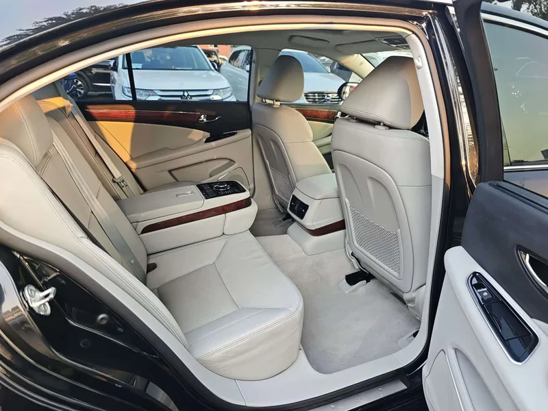 Hongqi H7 — фото 11