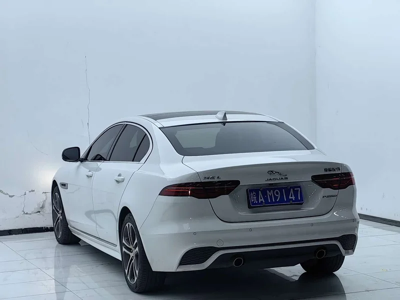 Jaguar XEL — фото 13