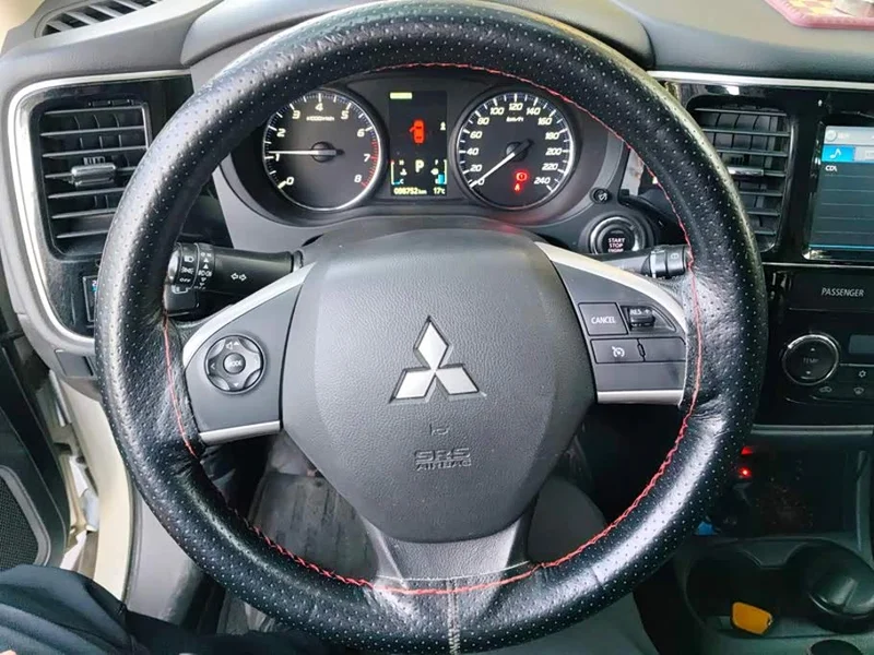 Mitsubishi Outlander — фото 15