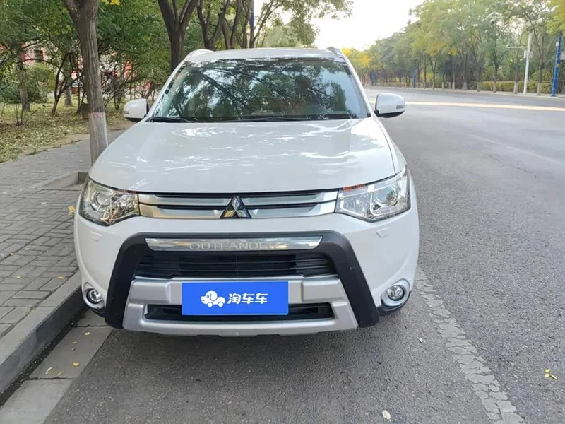 Mitsubishi Outlander — фото 2