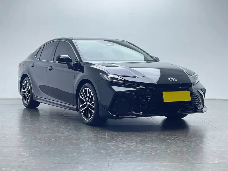 Toyota Camry — фото 20