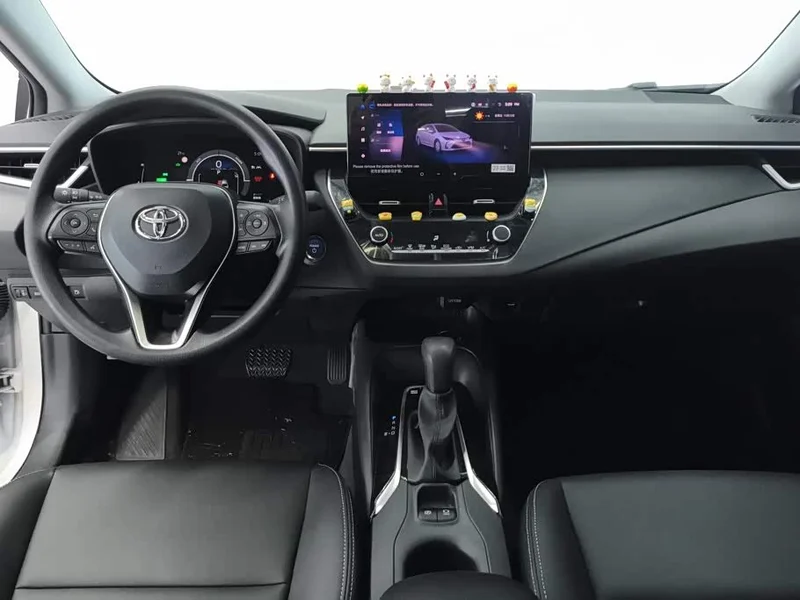 Toyota Corolla — фото 12