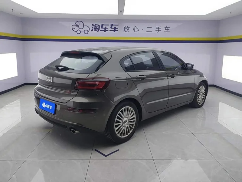 Qoros 3 — фото 3