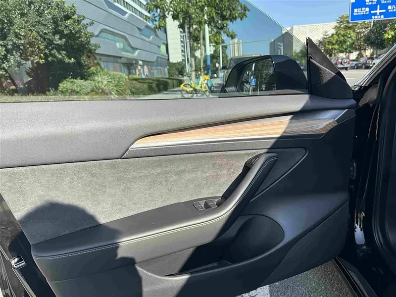 Tesla Model 3 — фото 16