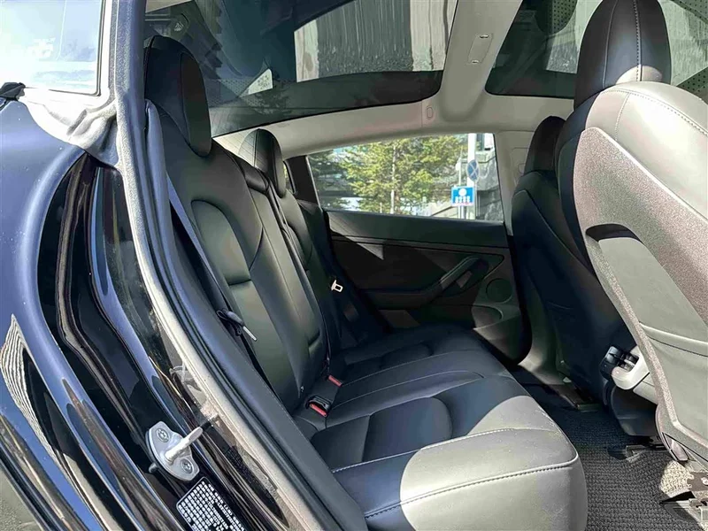 Tesla Model 3 — фото 18