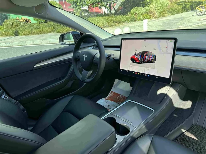 Tesla Model 3 — фото 19