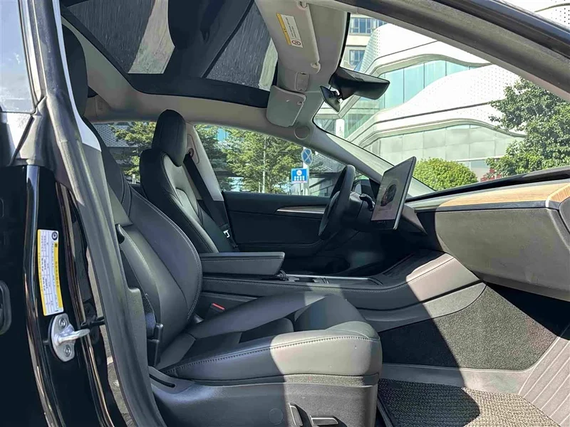 Tesla Model 3 — фото 6