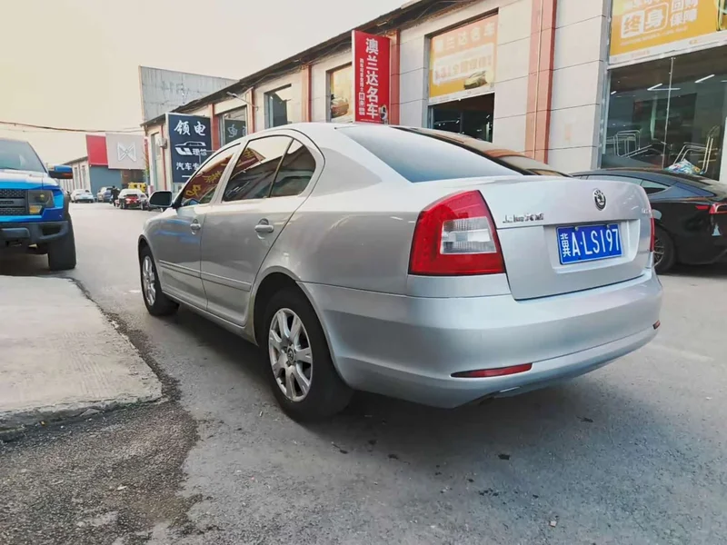 Volkswagen Octavia — фото 7