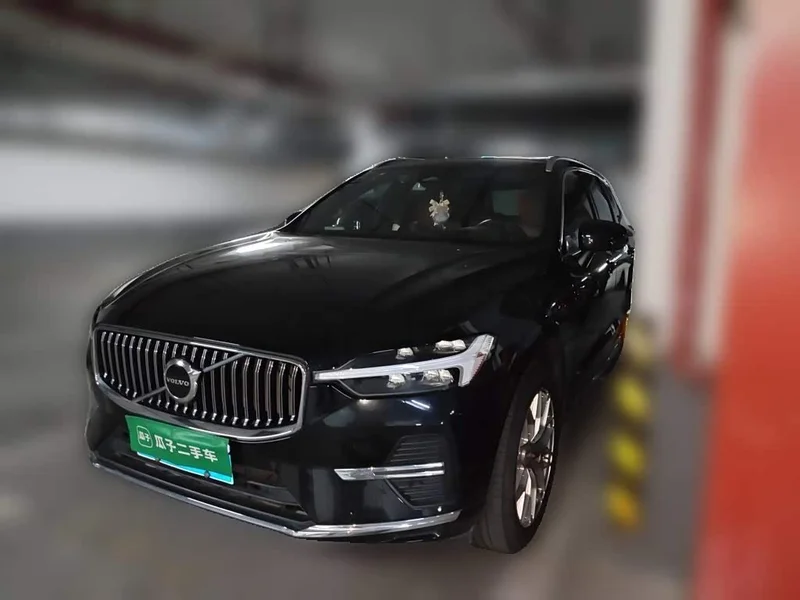 Volvo XC60 — фото 1