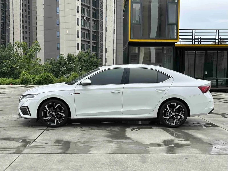 Volkswagen Octavia — фото 7