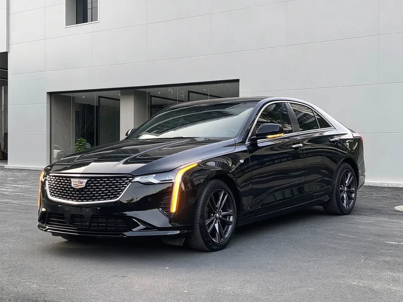 Cadillac CT4 — фото 1