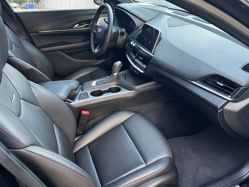 Cadillac CT4 — фото 14