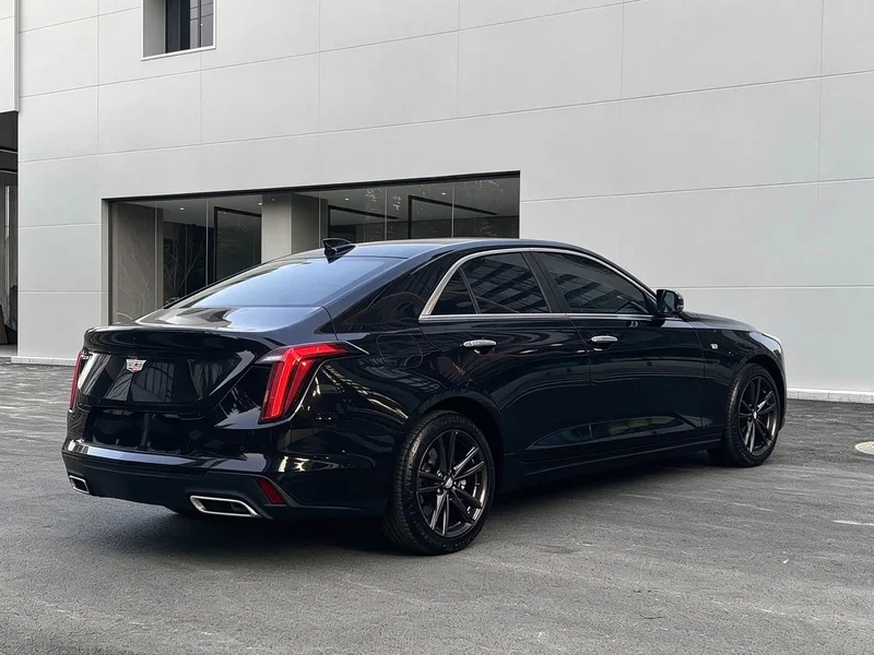 Cadillac CT4 — фото 18