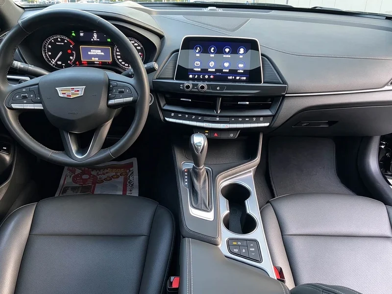 Cadillac CT4 — фото 5