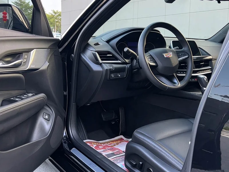 Cadillac CT4 — фото 8