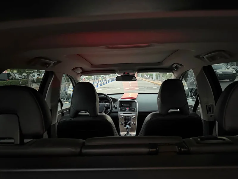 Volvo XC60 — фото 20