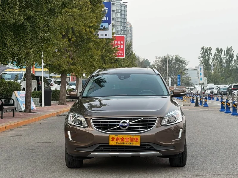 Volvo XC60 — фото 2